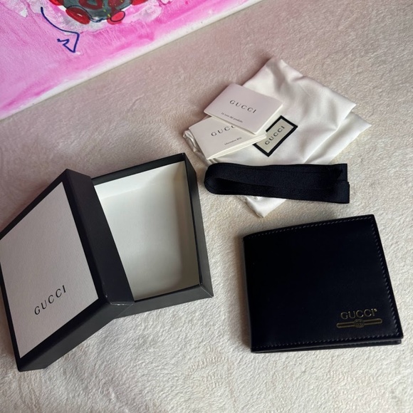 Gucci Black Leather Bifold Wallet w/Gold Logo Print - Picture 11 of 11